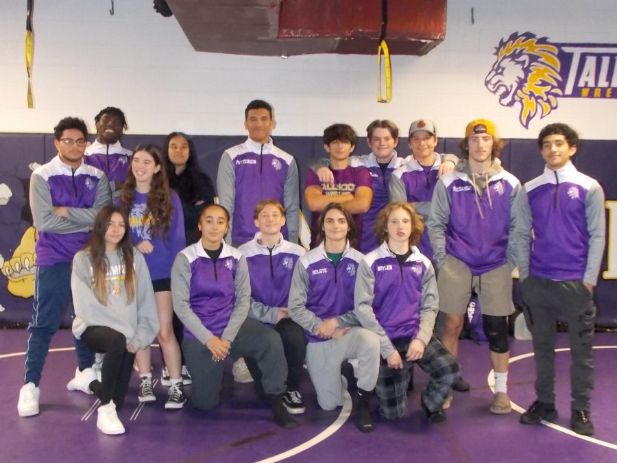 Photo of the THS wrestling team.
