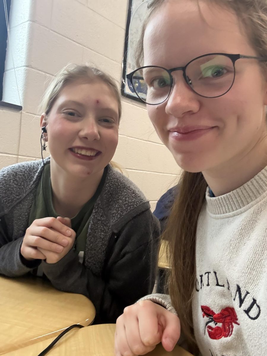 Bella Zieroth and Olivia Steil